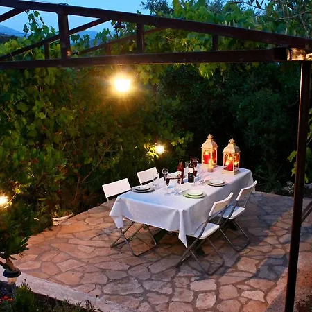 Appartement Milna 2 *